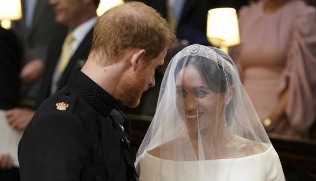 Királyi esküvő: Harry herceg és Meghan Markle összeházasodott